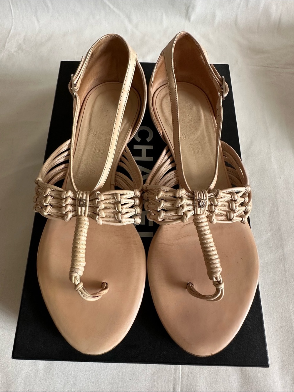 Authentic Chanel Woven Leather CC
Flats size 36